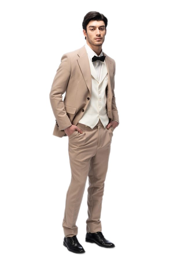 Brown Flat Collar with Creamy Vest Suit