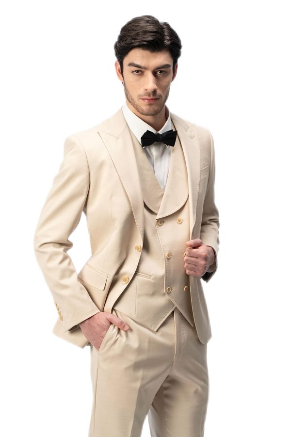 Creamy Closure Collar Suit